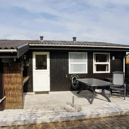 بيت للعطل Three-bedroom Holiday In 102 *